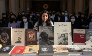 أمثلة على الشعر الحديث لكبار شعراء المدارس المذكورة